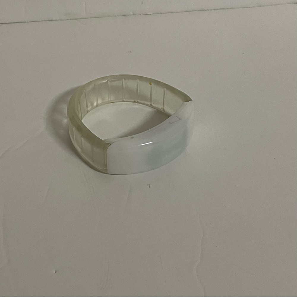 White Elegant Bracelet with Flexible Design